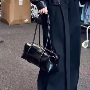 Elegant Black Shoulder Bag